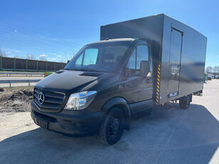 Mercedes-Benz Sprinter box truck