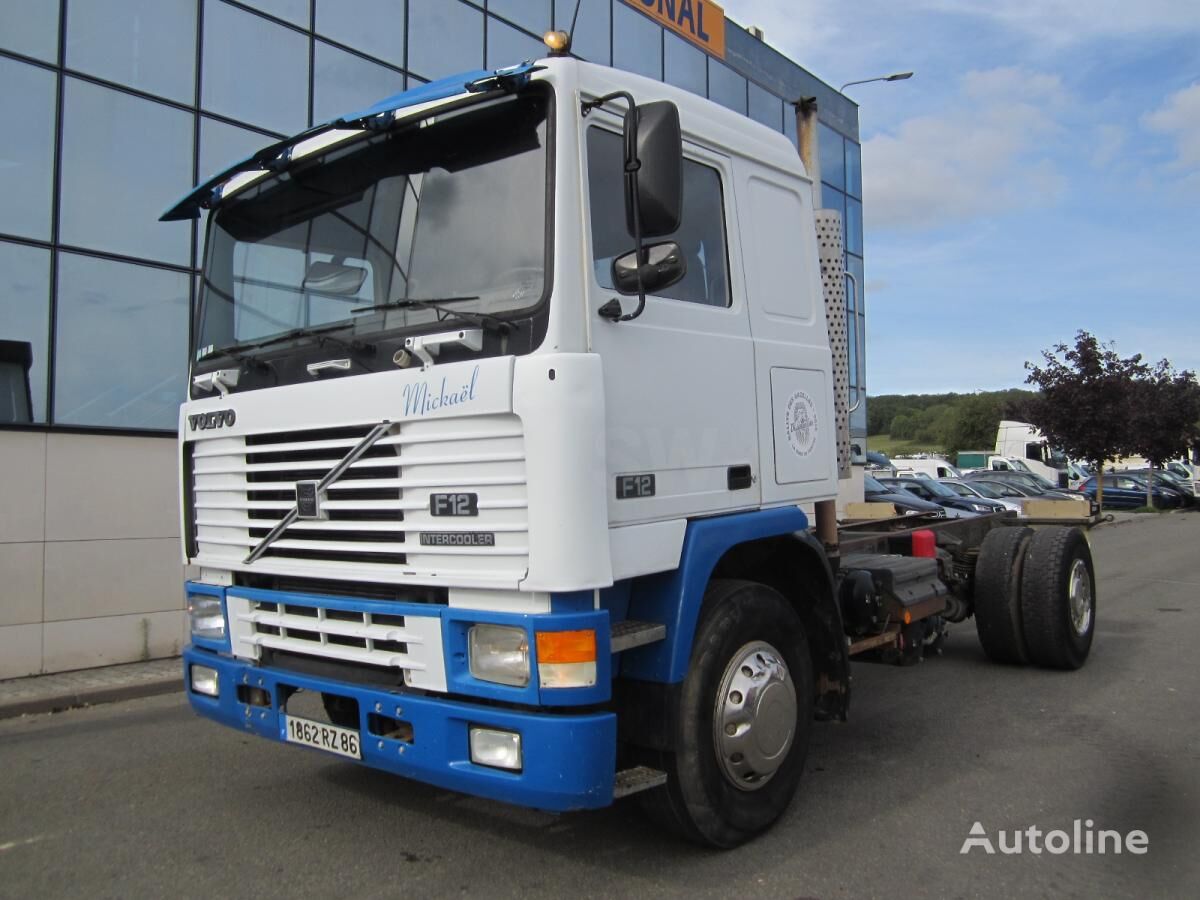 Volvo F12 440 chassis truck