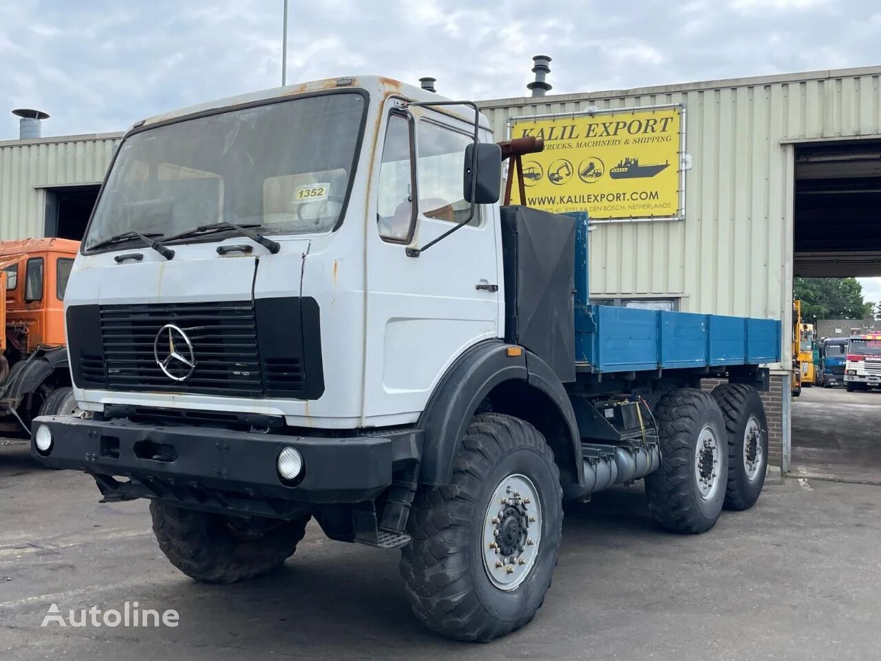 Mercedes-Benz 2626 Open Box 6x6 V8 Full Steel Suspension Good Condition flatbed truck