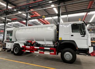 new HOWO Sinotruk - fuel and Lube service truck  tanker truck